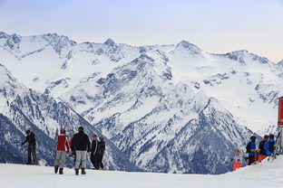 爱游戏线上-世界青年高山滑雪锦标赛中国选手显身手，国际高山滑雪挑战赛